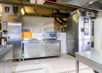 Cucina - Cafeteria - Cold Bar Stradale San Giorgio
 
196, Catania - photo 33