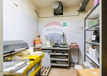 Cucina - Cafeteria - Cold Bar Stradale San Giorgio
 
196, Catania - photo 34