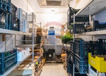 Dispensa di stoccaggio - Cafeteria - Cold Bar Stradale San Giorgio
 
196, Catania - photo 41