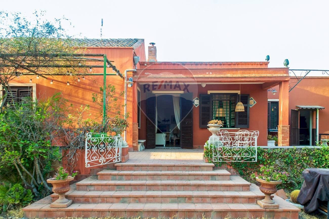 Casa all\'aperto - Villa Via Francesco Caracciolo
 
36, Misterbianco - foto 2