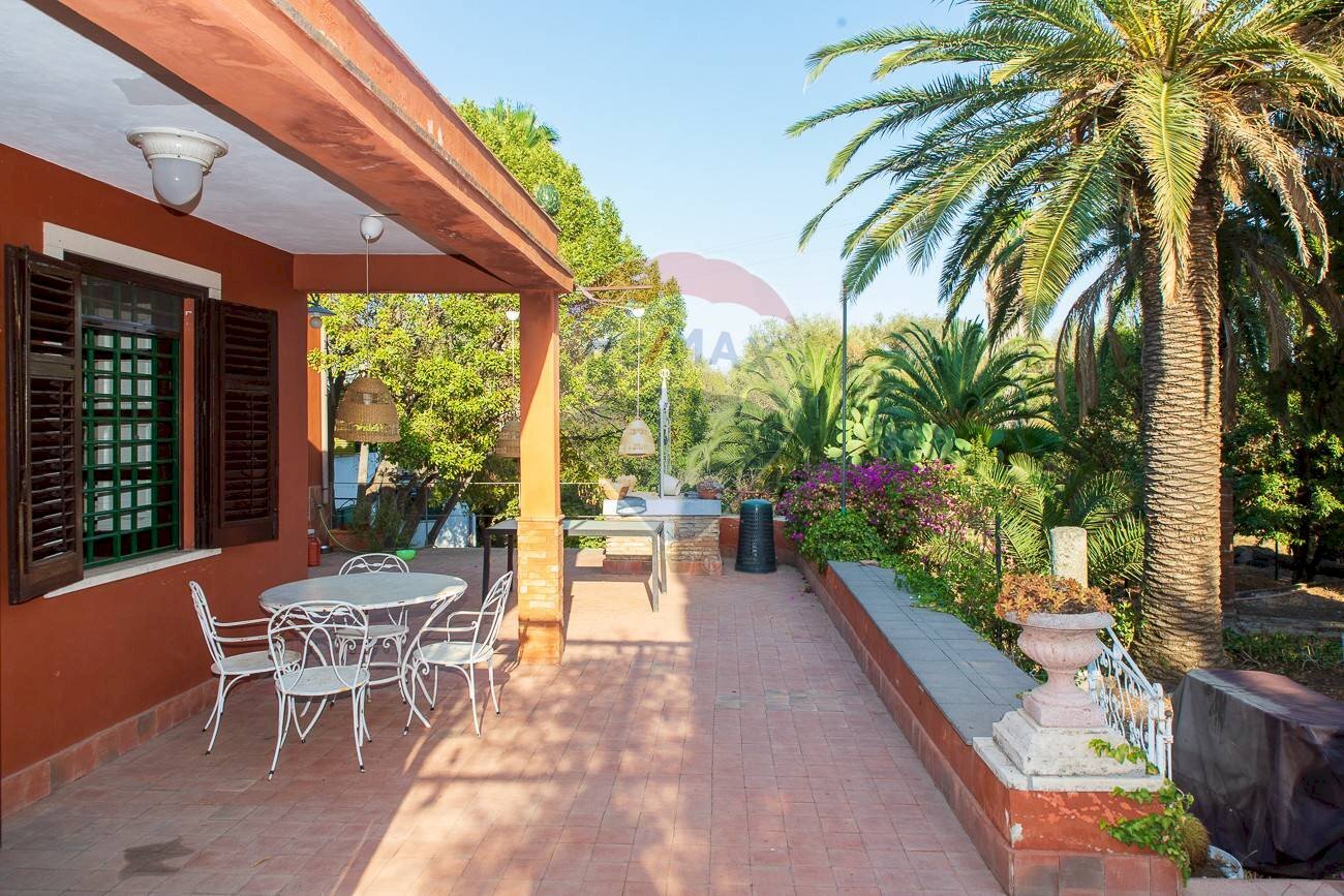 Terrazza - Villa Via Francesco Caracciolo
 
36, Misterbianco - foto 3