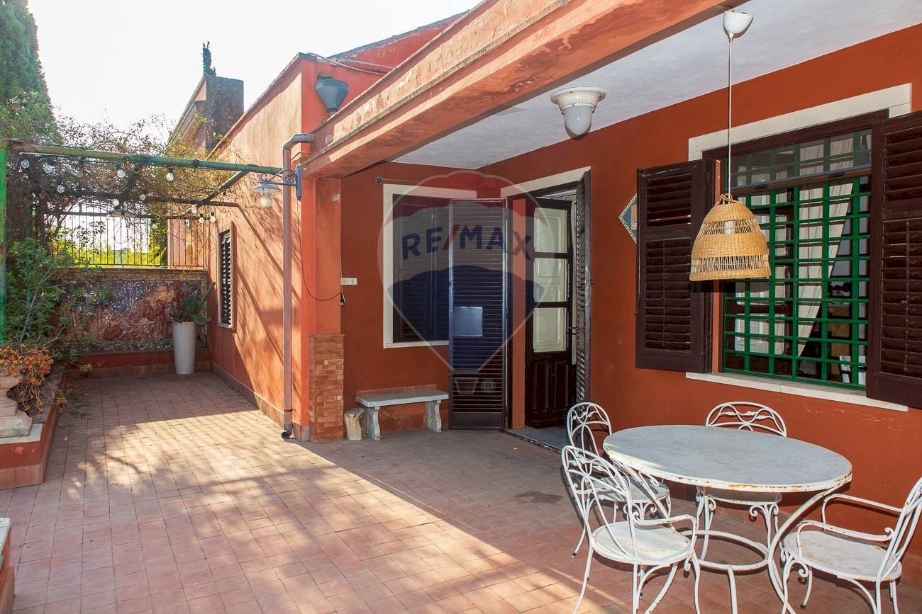 Terrazza - Villa Via ammiraglio Caracciolo
 
36, Misterbianco - photo 1