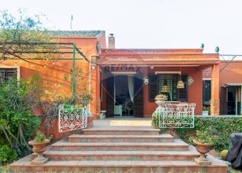 Casa all\'aperto - Villa Via Francesco Caracciolo
 
36, Misterbianco - foto 2