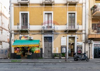 Edificio all\'aperto - Trilocale Viale Della Libertà
 
140, Catania - foto 1