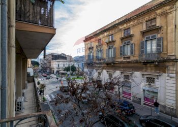 Edificio all\'aperto - Trilocale Viale Della Libertà
 
140, Catania - foto 2