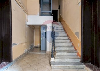 Scale - Trilocale Viale Della Libertà
 
140, Catania - foto 3