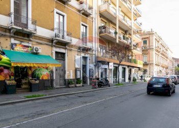 Edificio all\'aperto - Trilocale Viale Della Libertà
 
140, Catania - foto 34