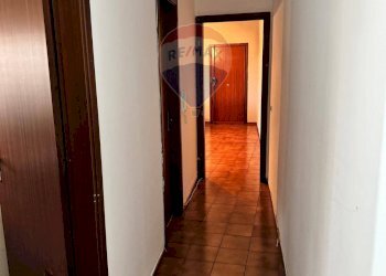 Hall / corridoio - Trilocale via IV novembre
 
33, Aci Catena - foto 12