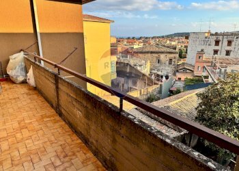 Balcone - Trilocale via IV novembre
 
33, Aci Catena - foto 13