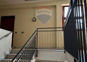 Scale - Trilocale via IV novembre
 
33, Aci Catena - foto 14