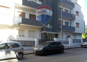 Edificio all\'aperto - Quadrilocale Via Napoleone Colajanni
 
9, Caltanissetta - foto 2