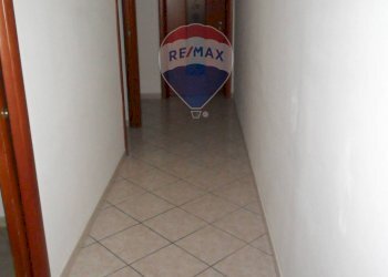 Hall / corridoio - Quadrilocale Via Napoleone Colajanni
 
9, Caltanissetta - foto 4