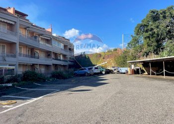 Edificio all\'aperto - Trilocale via vittorio emanuele
 
169, Giardini-Naxos - foto 1