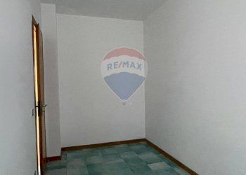 Stanza vuota - Trilocale via vittorio emanuele
 
169, Giardini-Naxos - foto 9