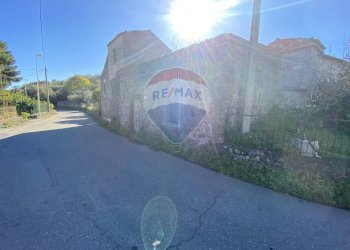 Vista delle montagne - Terreno agricolo strada provinciale sp7ii
 
29, Castiglione di Sicilia - foto 17
