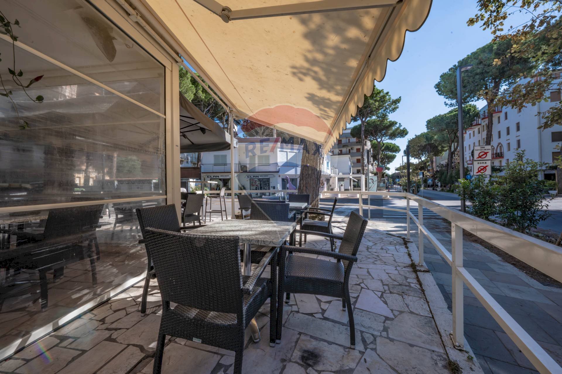 Terrazza - Attività Commerciale Viale Giosuè Carducci
 
197, Comacchio - foto 2