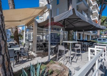 Terrazza - Attività Commerciale Viale Giosuè Carducci
 
197, Comacchio - foto 3