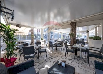 Sala da pranzo - Attività Commerciale Viale Giosuè Carducci
 
197, Comacchio - foto 6