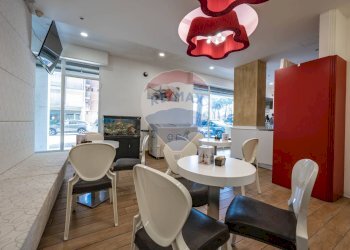 Sala da pranzo - Attività Commerciale Viale Giosuè Carducci
 
197, Comacchio - foto 18