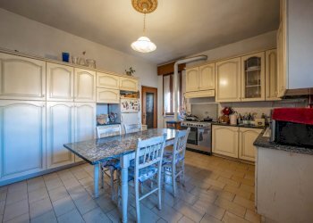 Cucina - Villa Vicolo Anita Garibaldi
 
6, Occhiobello - foto 11