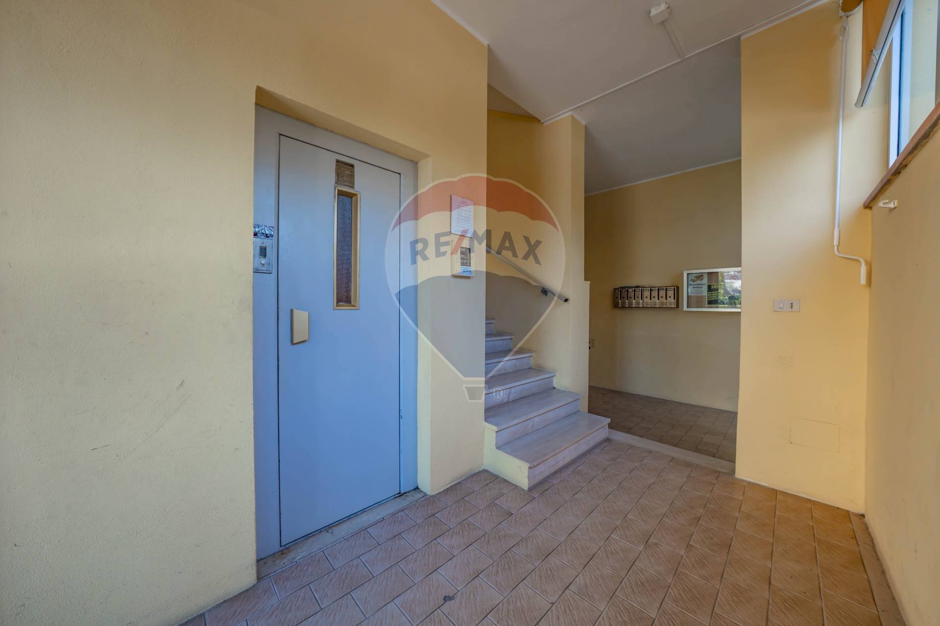 Ricezione / Lobby - Three-room apartment Viale Alfonso La Marmora
5, Comacchio - photo 2