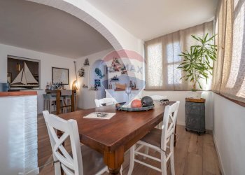 Sala da pranzo - Trilocale Viale Alfonso La Marmora
 
5, Comacchio - foto 12