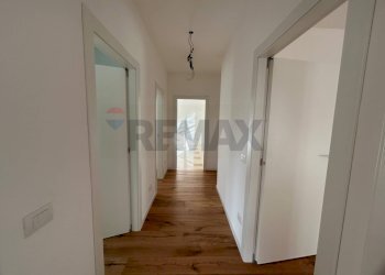 Hall / corridoio - Quadrilocale via xxiv maggio
 
2, Bergamo - foto 15