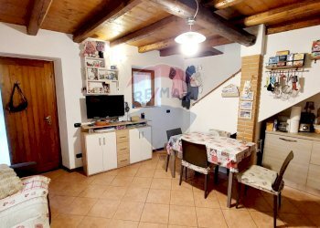 Sala da pranzo - Casa indipendente Endine Gaiano - foto 9