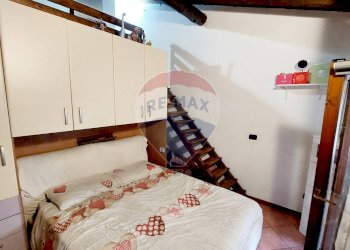 Camera / camera da letto - Casa indipendente Endine Gaiano - foto 13