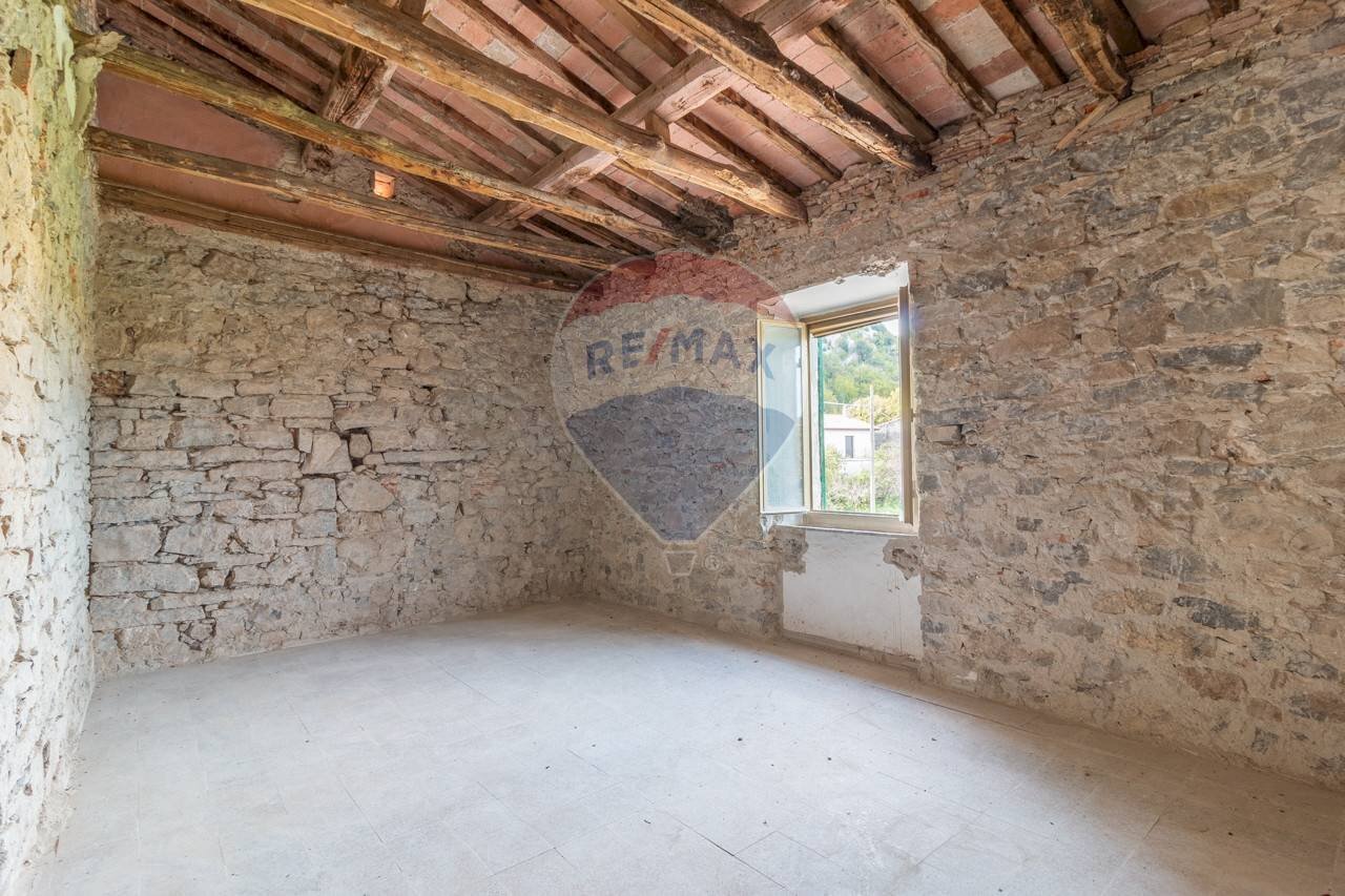 Stanza vuota - Appartamento Via Monte rosa
 
22-24, Semproniano - foto 2