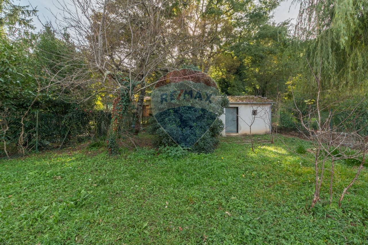 Giardino - Apartment Via Monte rosa
22-24, Semproniano - photo 2