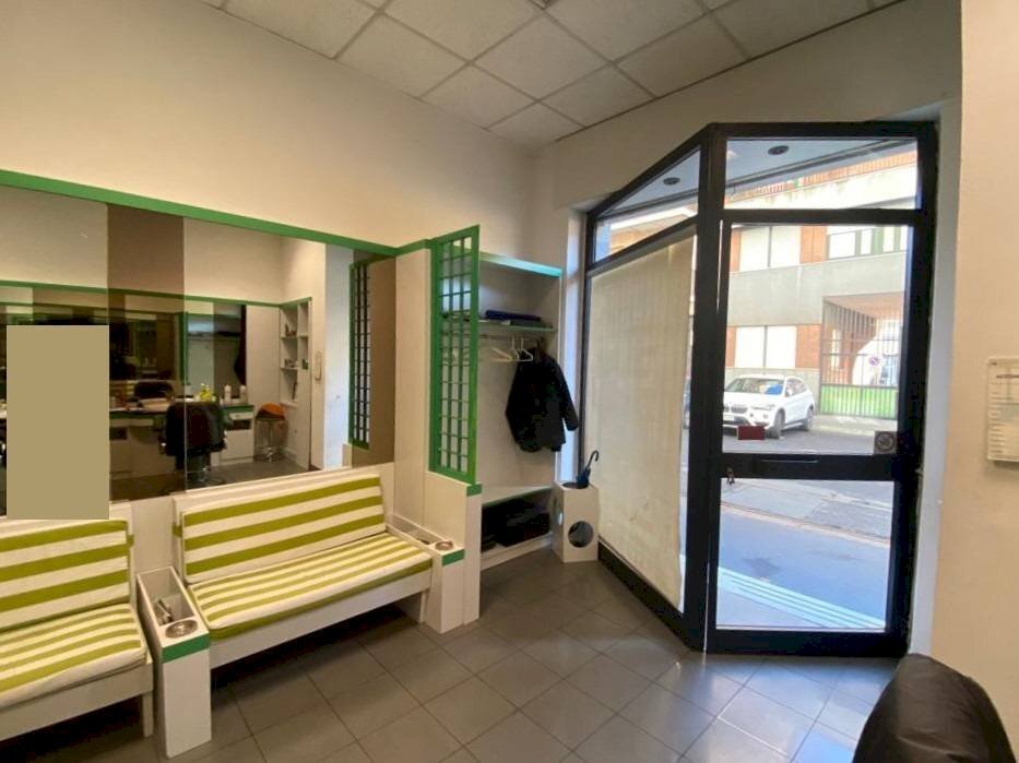 locale vendita - Locale Commerciale VIA BIONAZ
 
8, Torino - foto 1