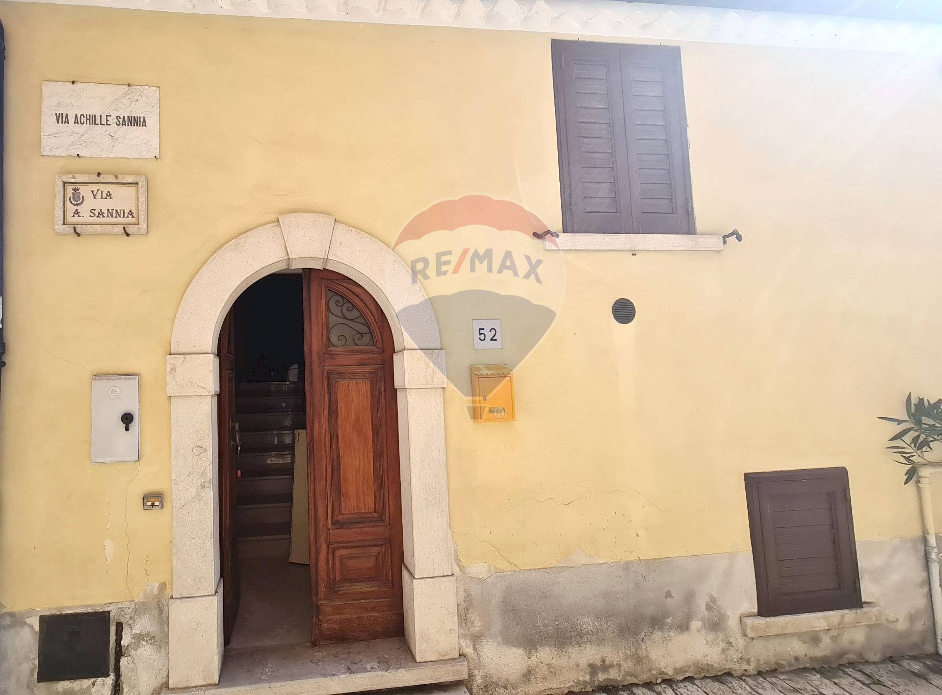 Edificio all\'aperto - Semi-detached house via Achille Sannia
 
52, Morcone - photo 2