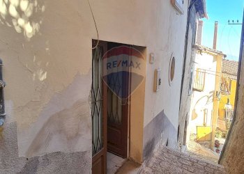 Edificio all\'aperto - Casa semi indipendente via Achille Sannia
 
52, Morcone - foto 24