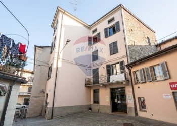 Edificio all\'aperto - Casa semi indipendente Vicolo del Quartiere
 
1/3, Langhirano - foto 14