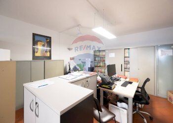 Ufficio - Casa semi indipendente Vicolo del Quartiere
 
1/3, Langhirano - foto 10