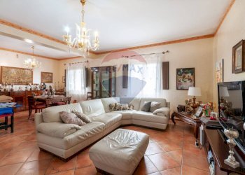 Sala da pranzo - Villa via Roma
 
120 a, Misilmeri - photo 6