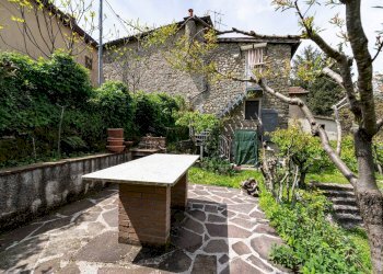 Foto 2 - Casa semi indipendente Via della Torre
 
31, Fabbriche di Vergemoli - foto 2