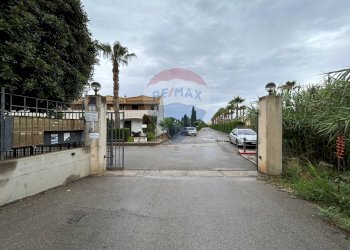 Casa all\'aperto - Villa a Schiera viale himera
 
3, Campofelice di Roccella - foto 3