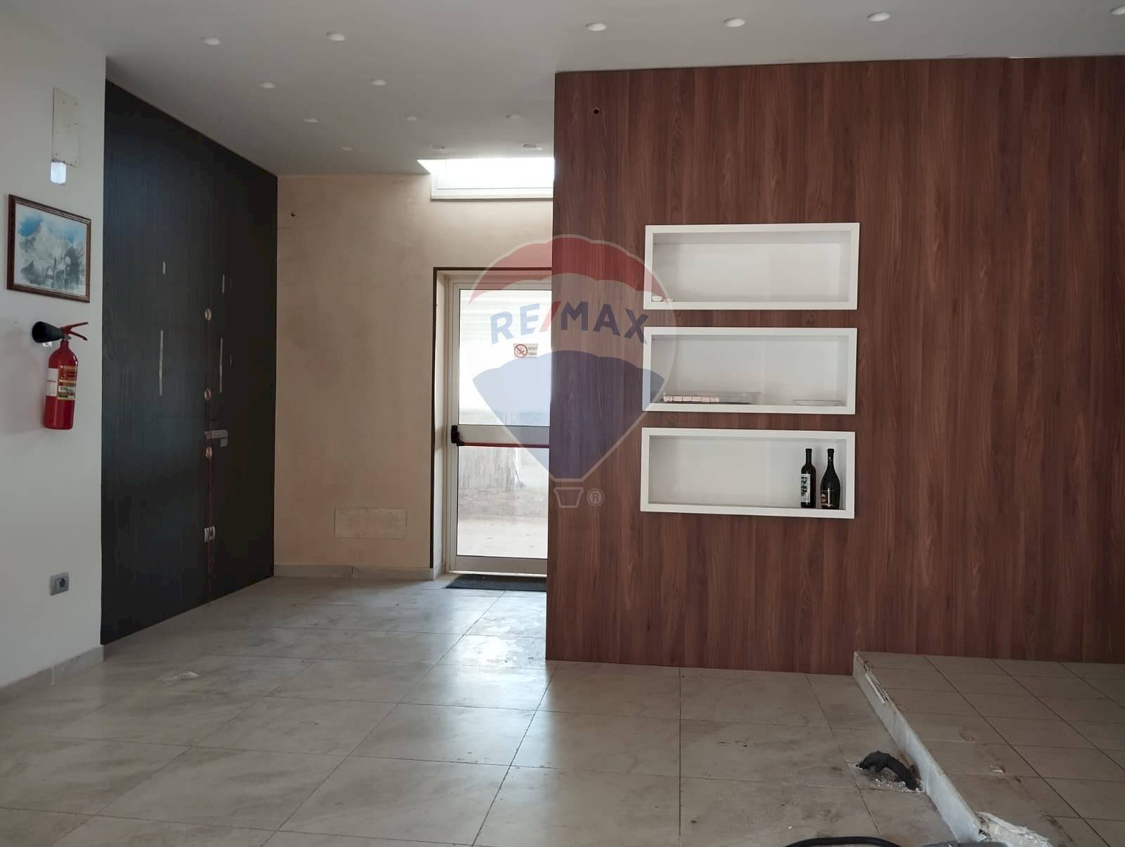 Stanza vuota - Commercial Premises Via Santa Lucia
 
6 A, Bitetto - photo 2