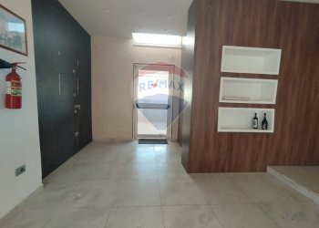 Hall / corridoio - Locale Commerciale Via Santa Lucia
6 A, Bitetto - foto 10