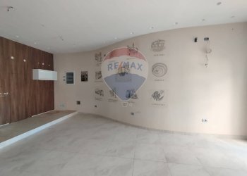 Stanza vuota - Locale Commerciale Via Santa Lucia
6 A, Bitetto - foto 12