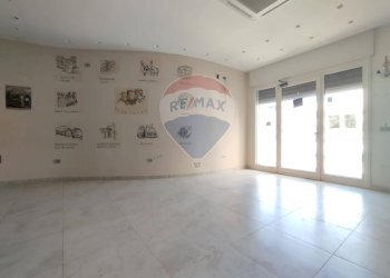 Stanza vuota - Locale Commerciale Via Santa Lucia
6 A, Bitetto - foto 14