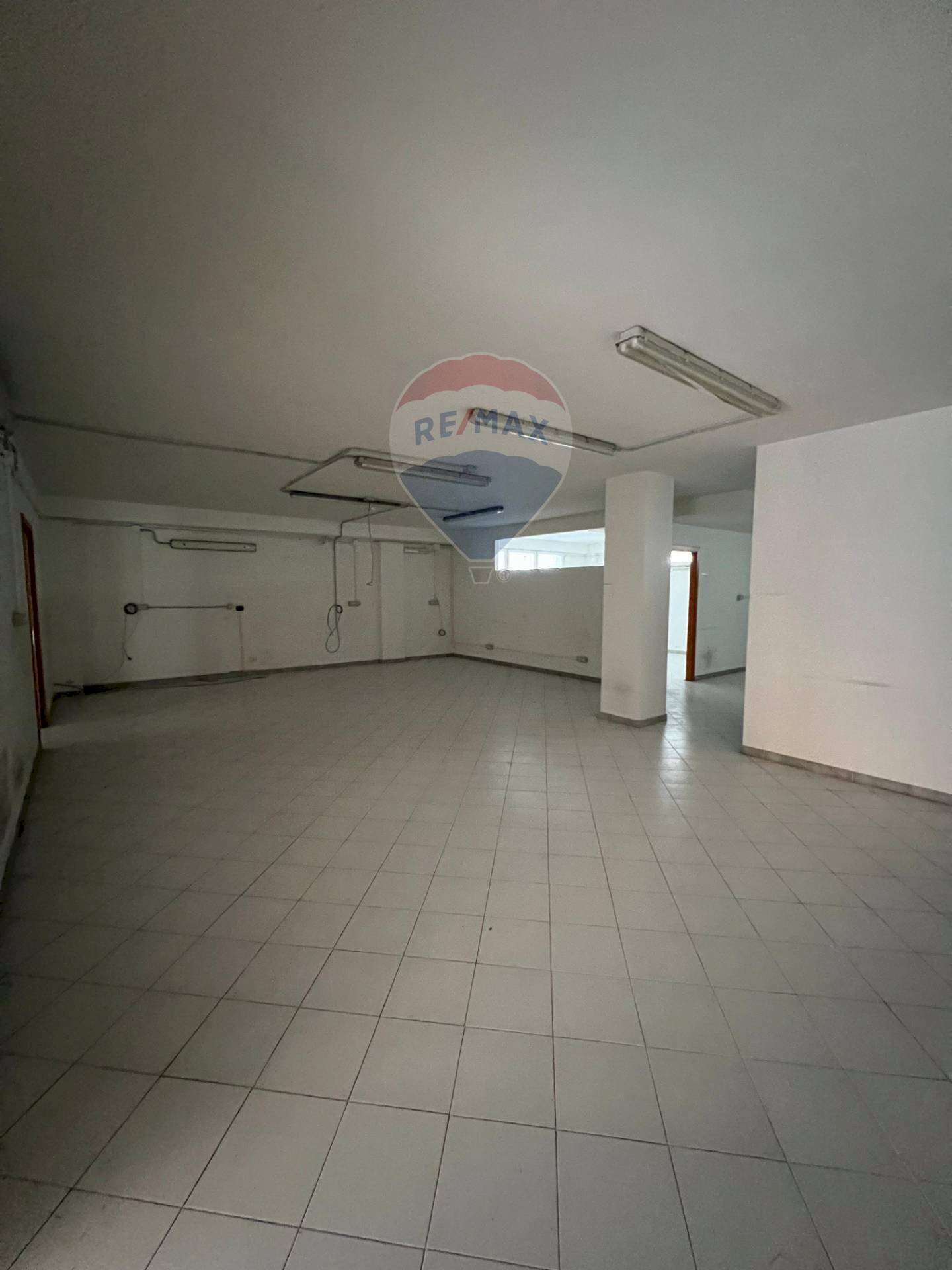 Parcheggio - Office Via Cesare Battisti
 
255, Triggiano - photo 1