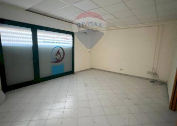 Stanza vuota - Ufficio Via Cesare Battisti
 
255, Triggiano - foto 8