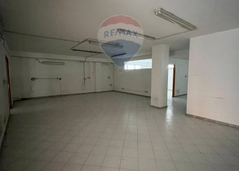 Parcheggio - Ufficio Via Cesare Battisti
 
255, Triggiano - foto 1