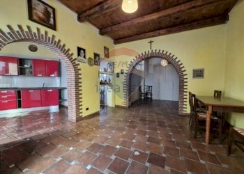 Sala da pranzo - Bilocale Via Regina Margherita
 
44, Bussi sul Tirino - foto 10