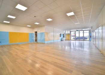 Foto 1 - Shop Liscate - photo 1