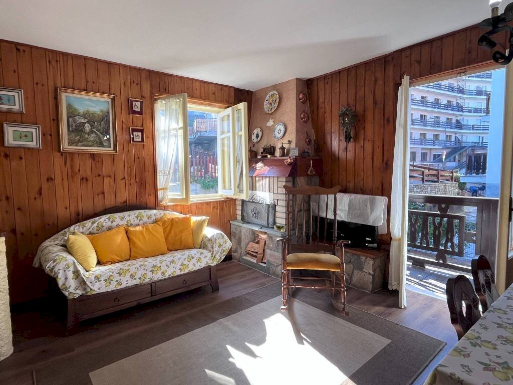 Soggiorno - Quadrilocale via Clotes, 39, Sauze d'Oulx - foto 3