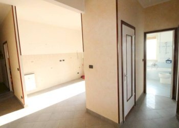 Disimpegno - Three-room apartment via Gaspare Murtola, Genova - photo 13